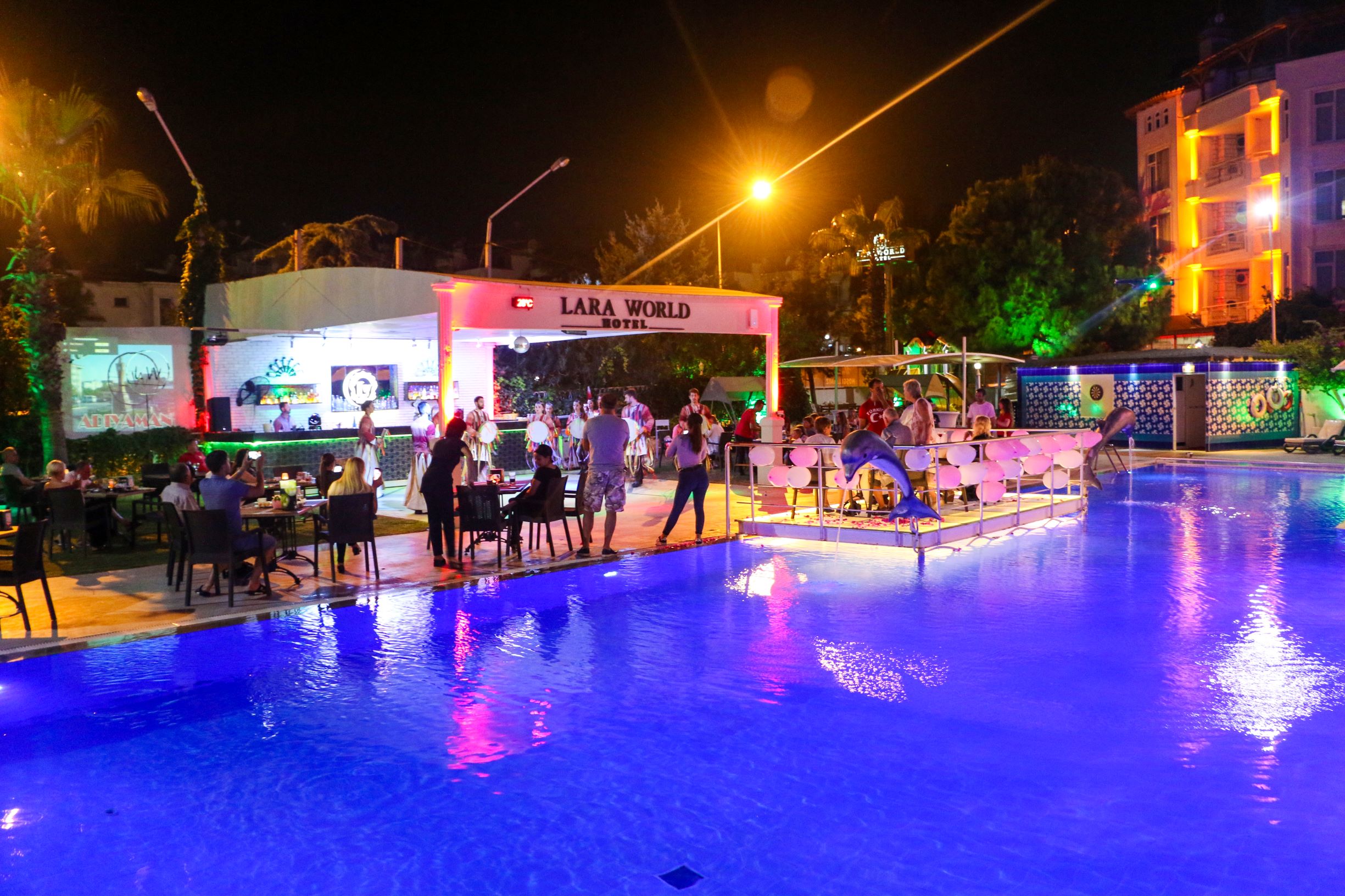 POOL BAR