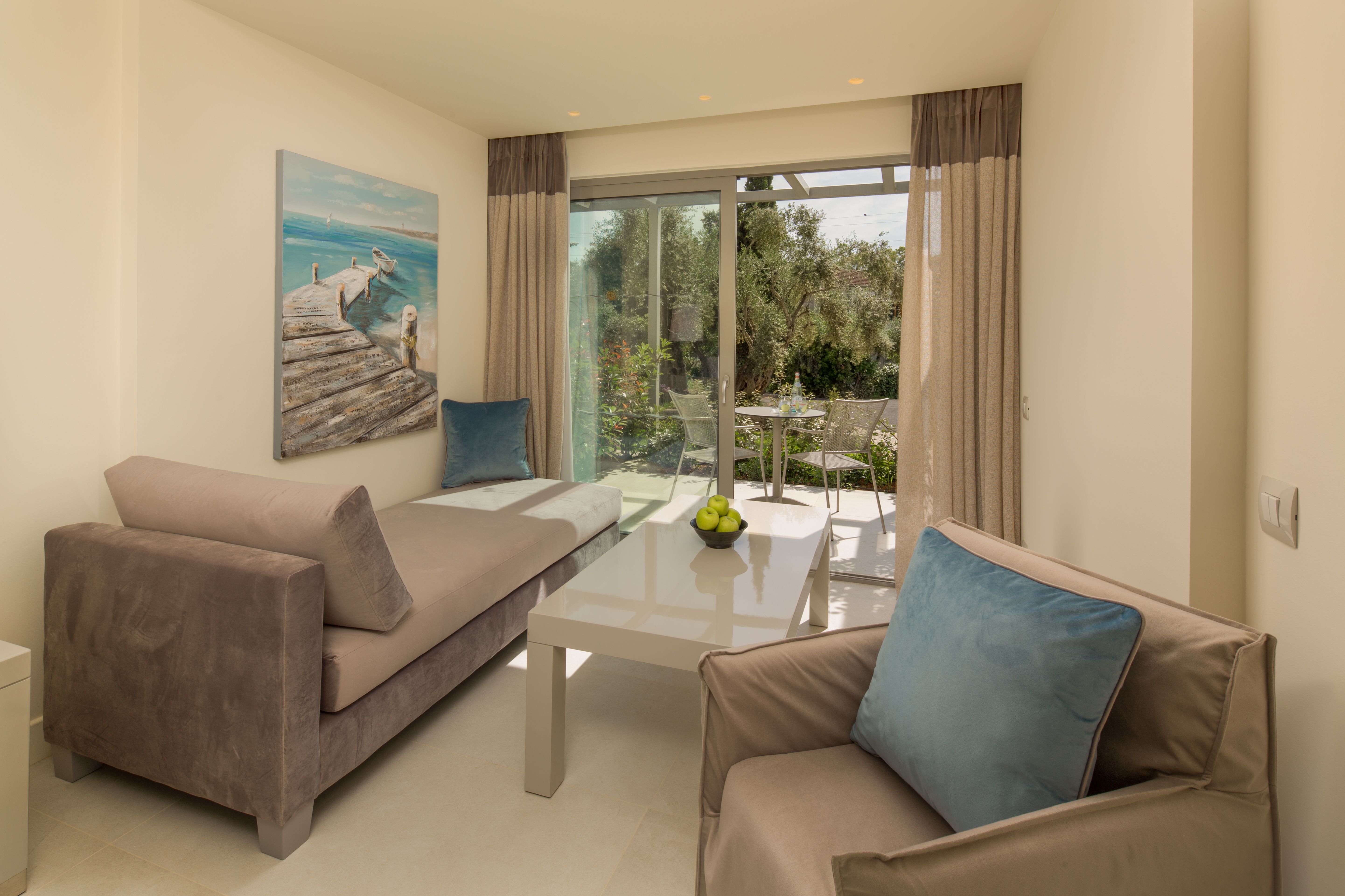 DELUXE ROOM GARDEN VIEW