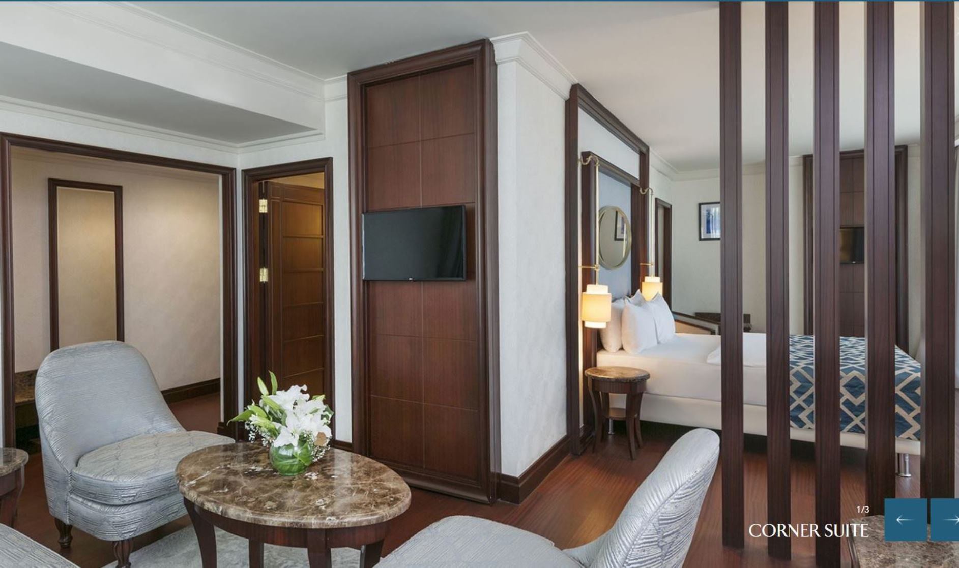 CORNER SUITE