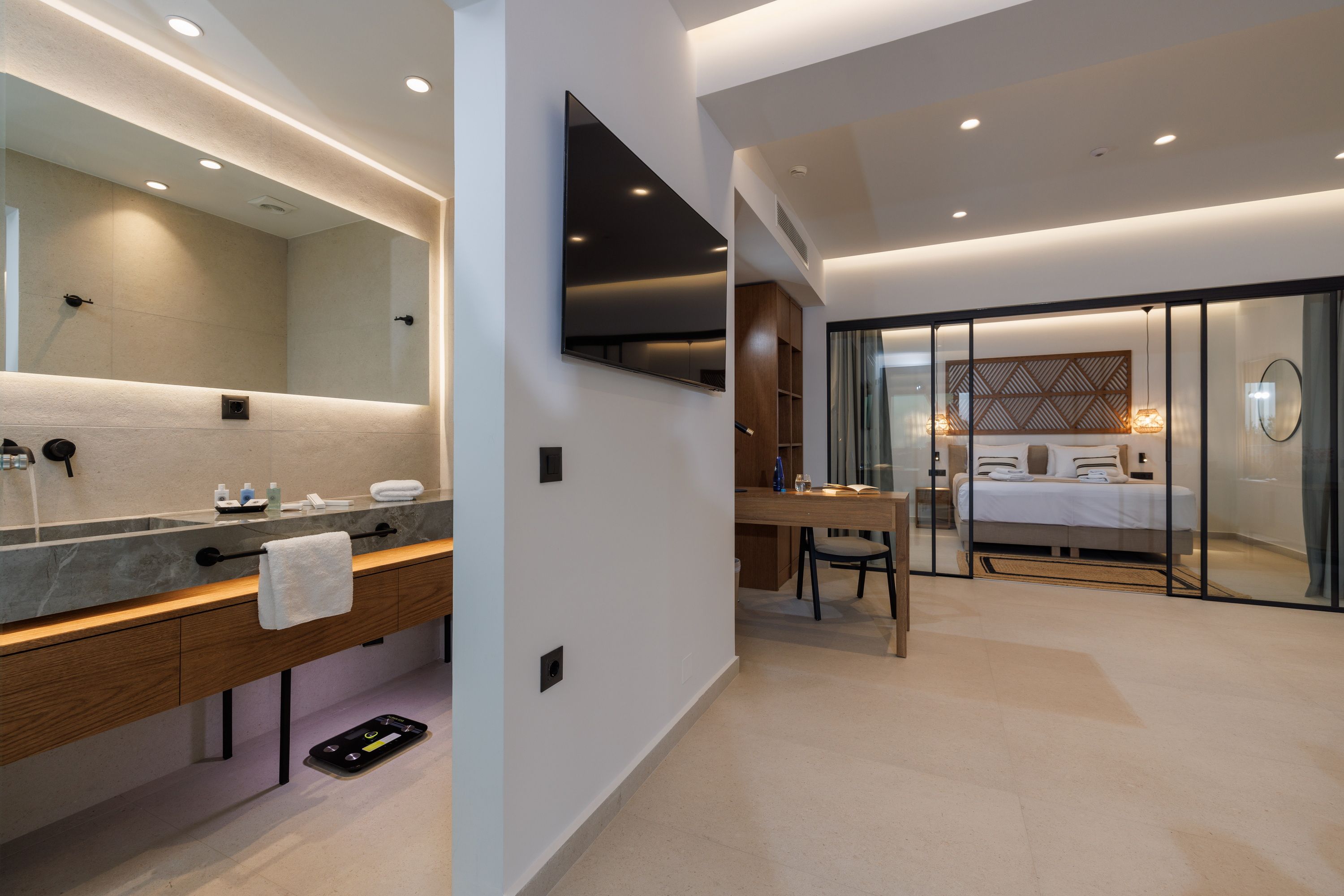 Deluxe Suite with Private Pool