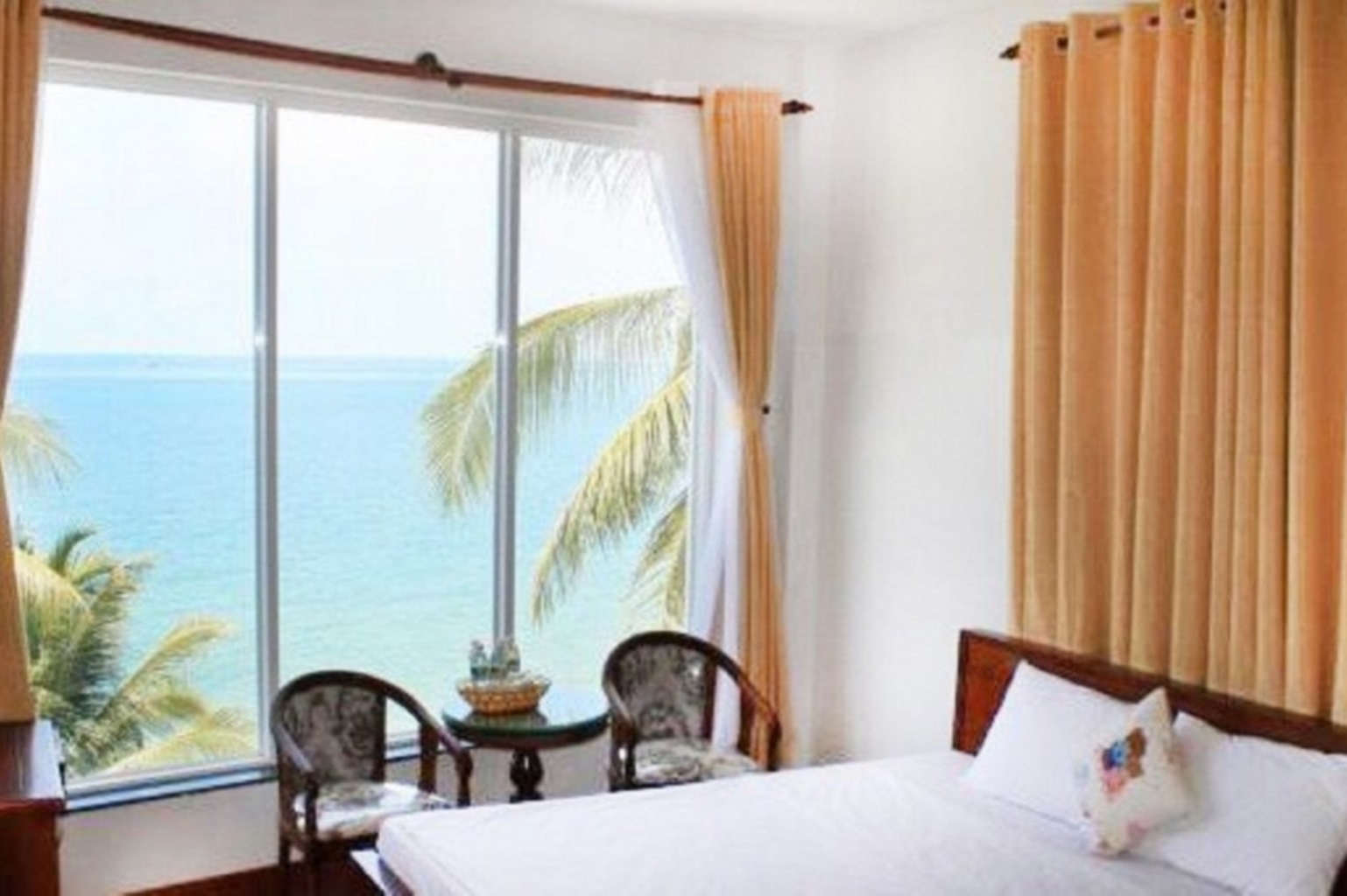 DELUXE SEA VIEW