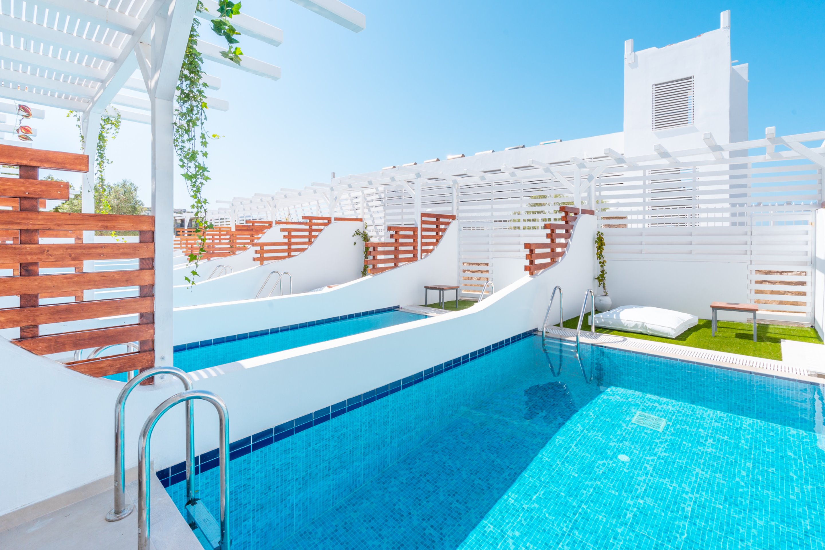 PREMIUM DOUBLE PRIVATE-POOL WITH BALCONY