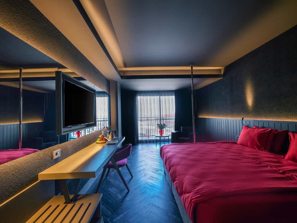 Junior Suite Adult Zone