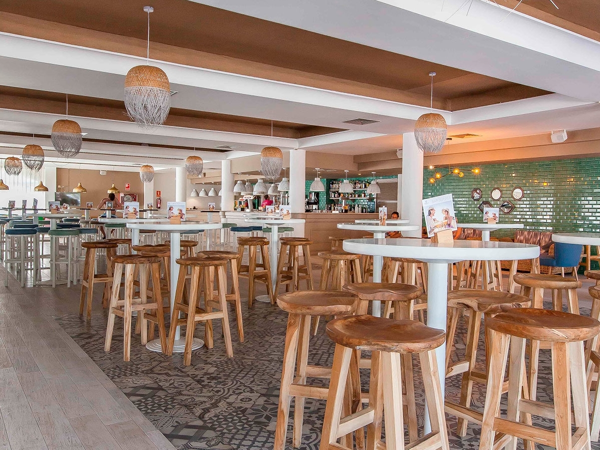 SNACK BAR