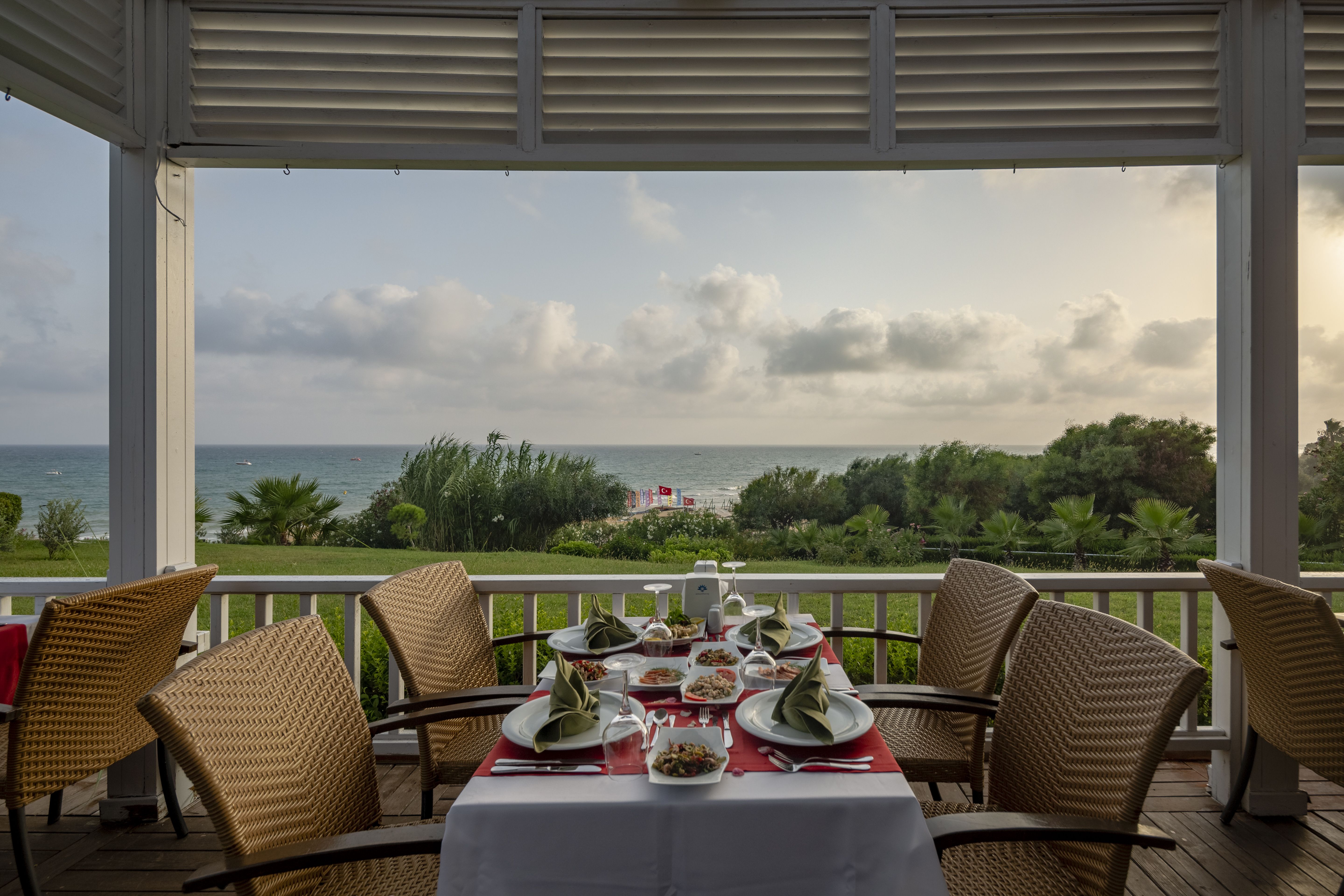 A LA CARTE RESTAURANTS