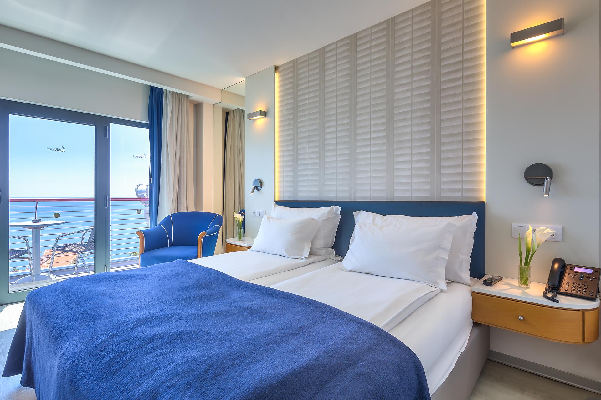 TWIN SEA VIEW