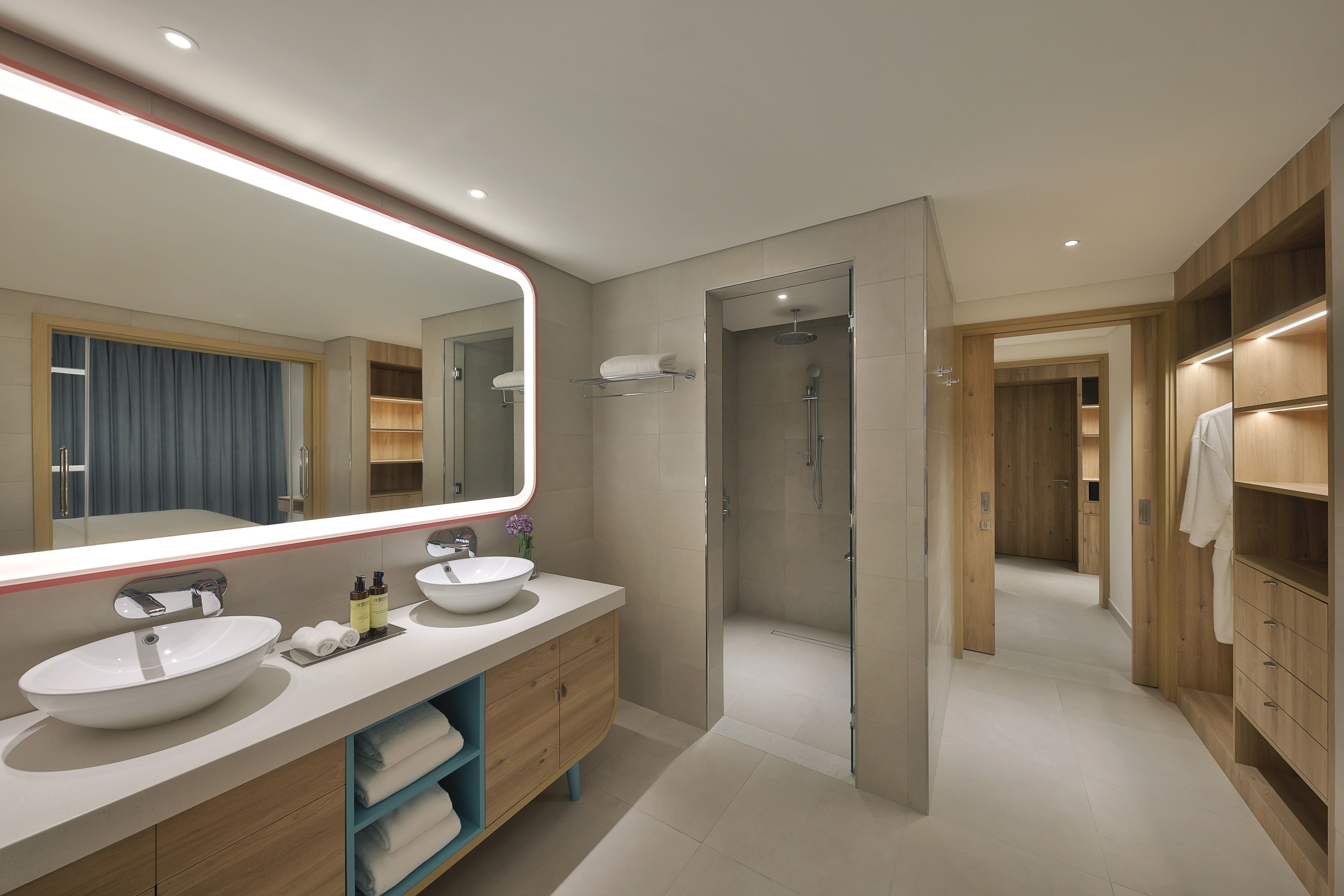 One Bedroom Club Sea View Suite 