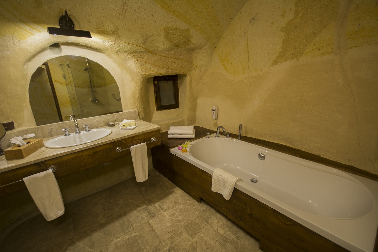  Suite Room  