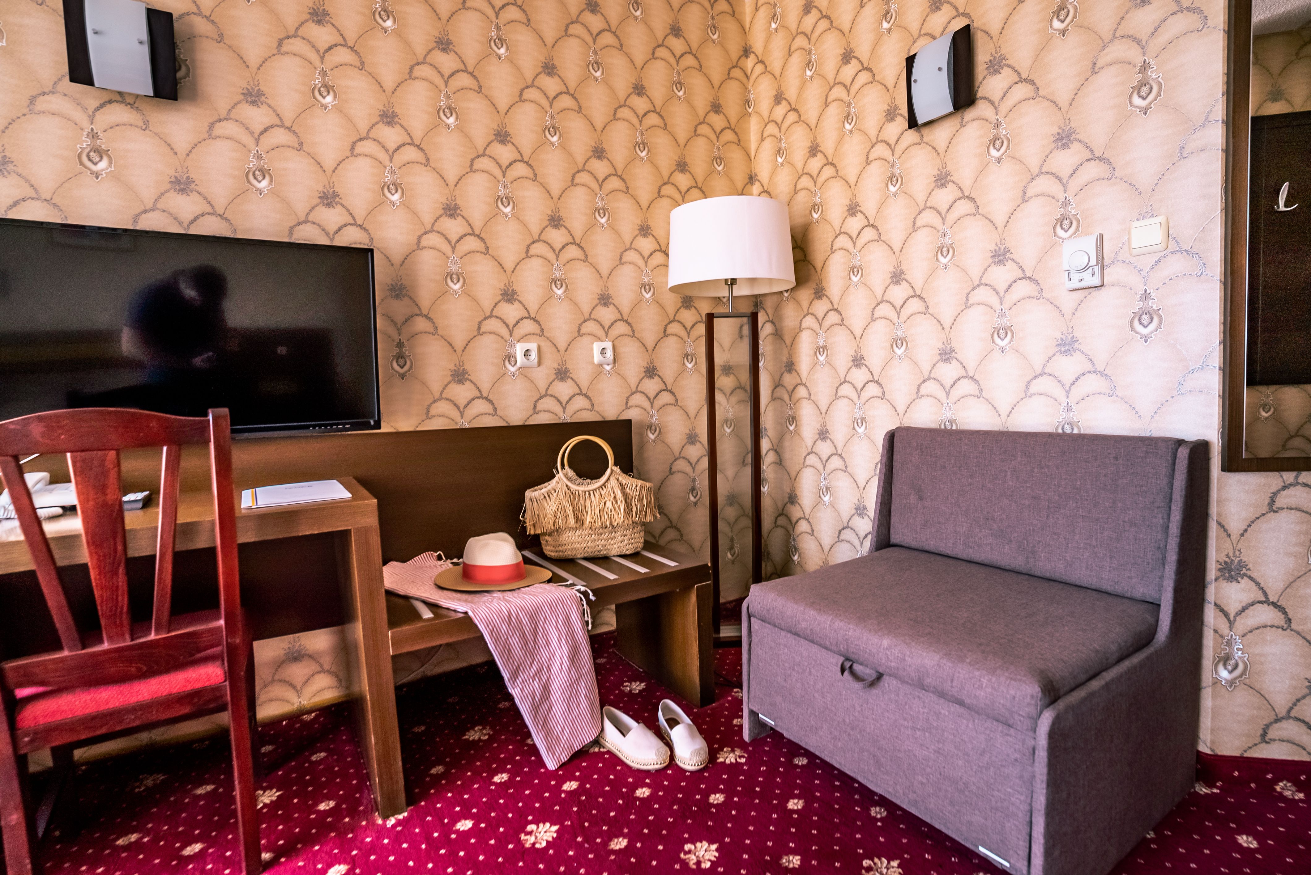 DOUBLE LARGE ROOM