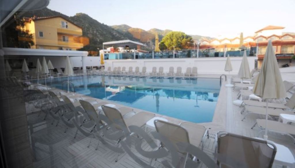 Piscina deschisă
