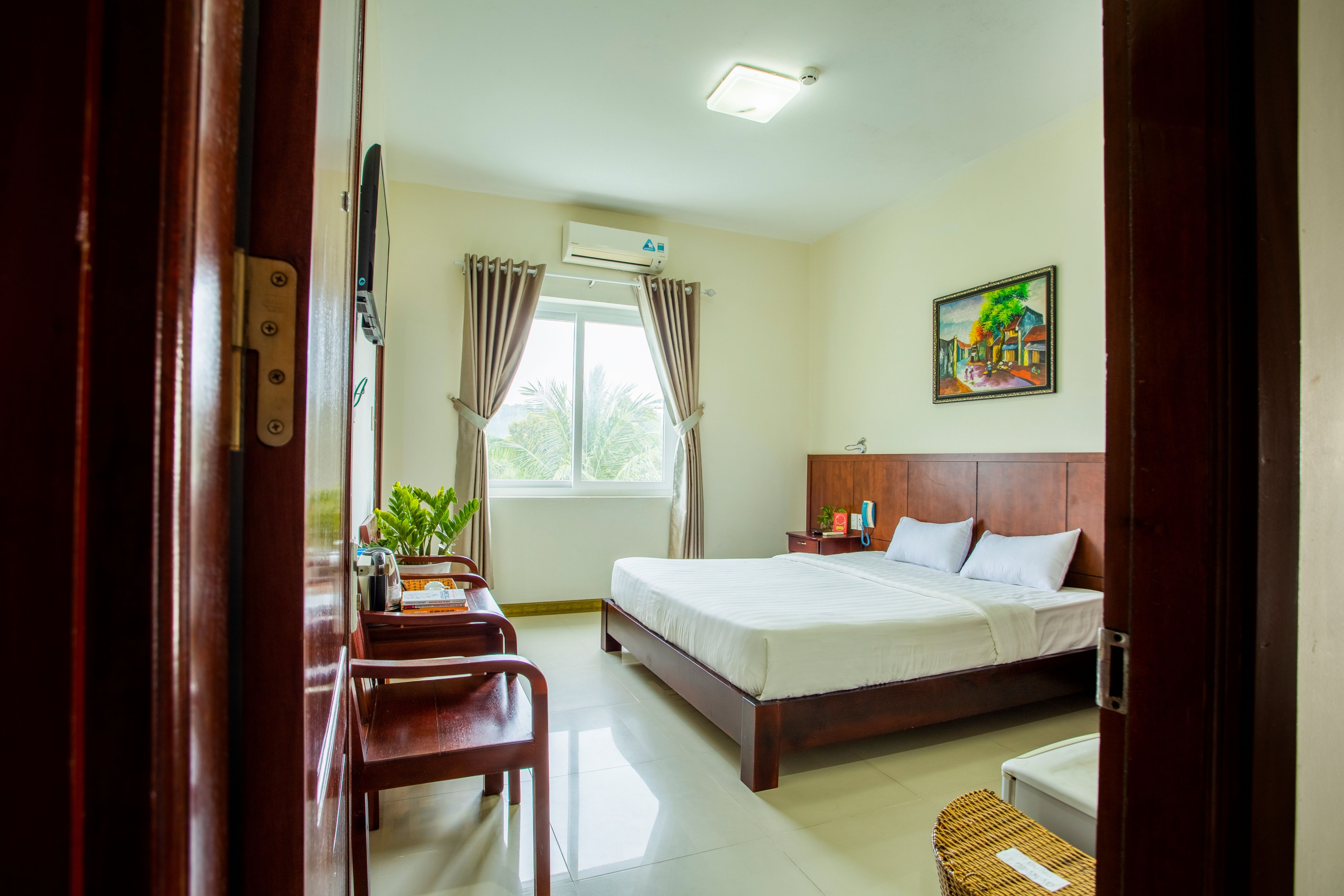 DELUXE ROOM 
