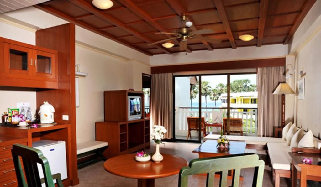 JUNIOR SUITE