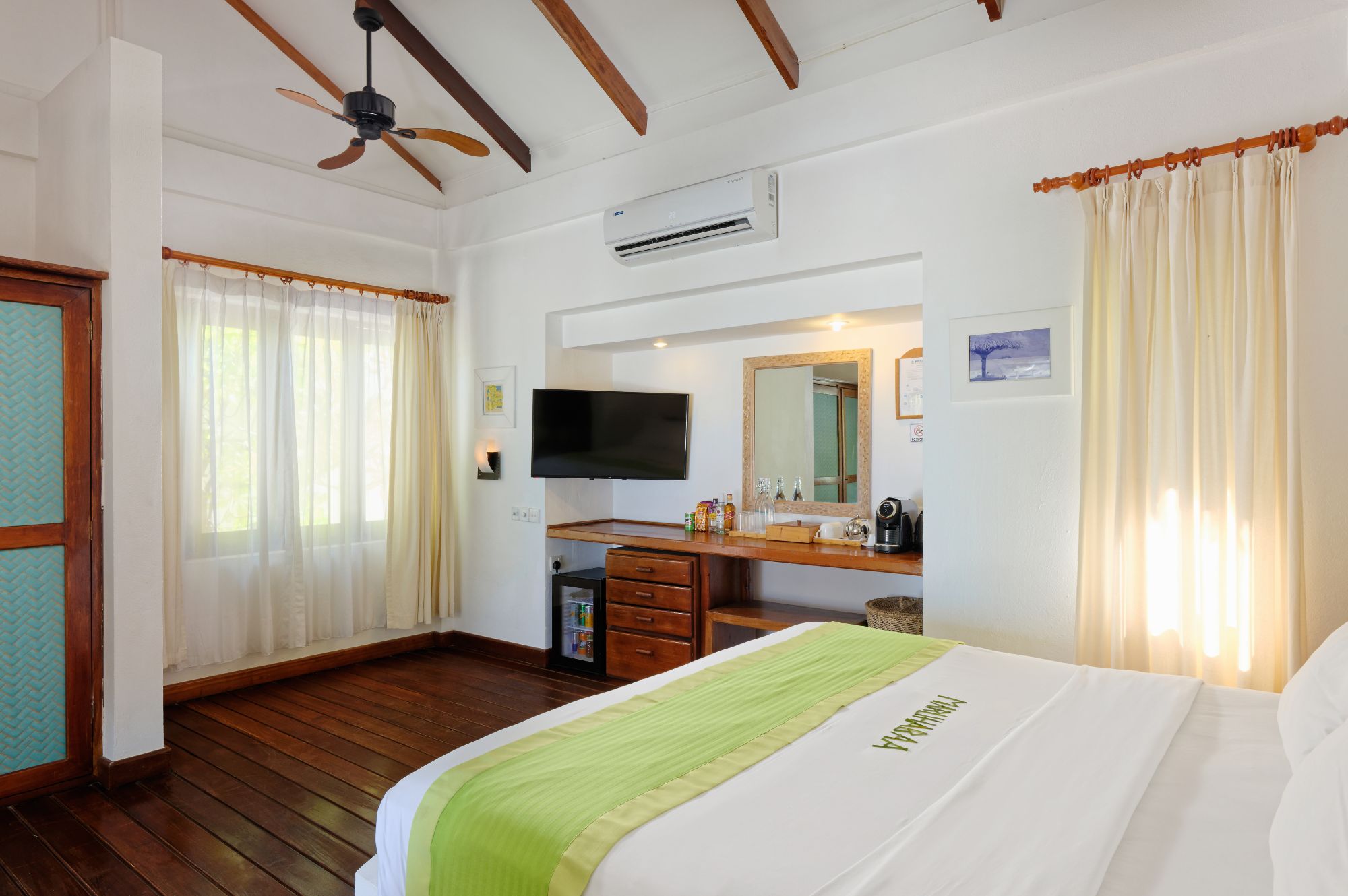 SUPERIOR DELUXE BEACH VILLA 