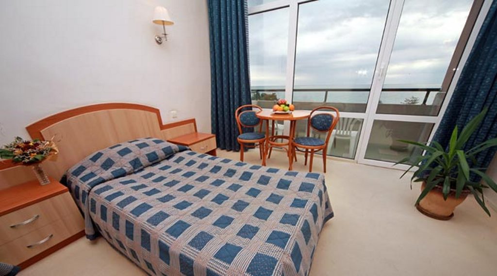 Twin Standard Room (Balcony)