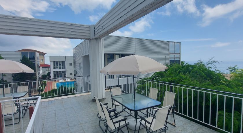 VILA 7-APARTAMENT 2- ETAJ 1 CU TERASA SI VEDERE PARTIALA LA MARE 