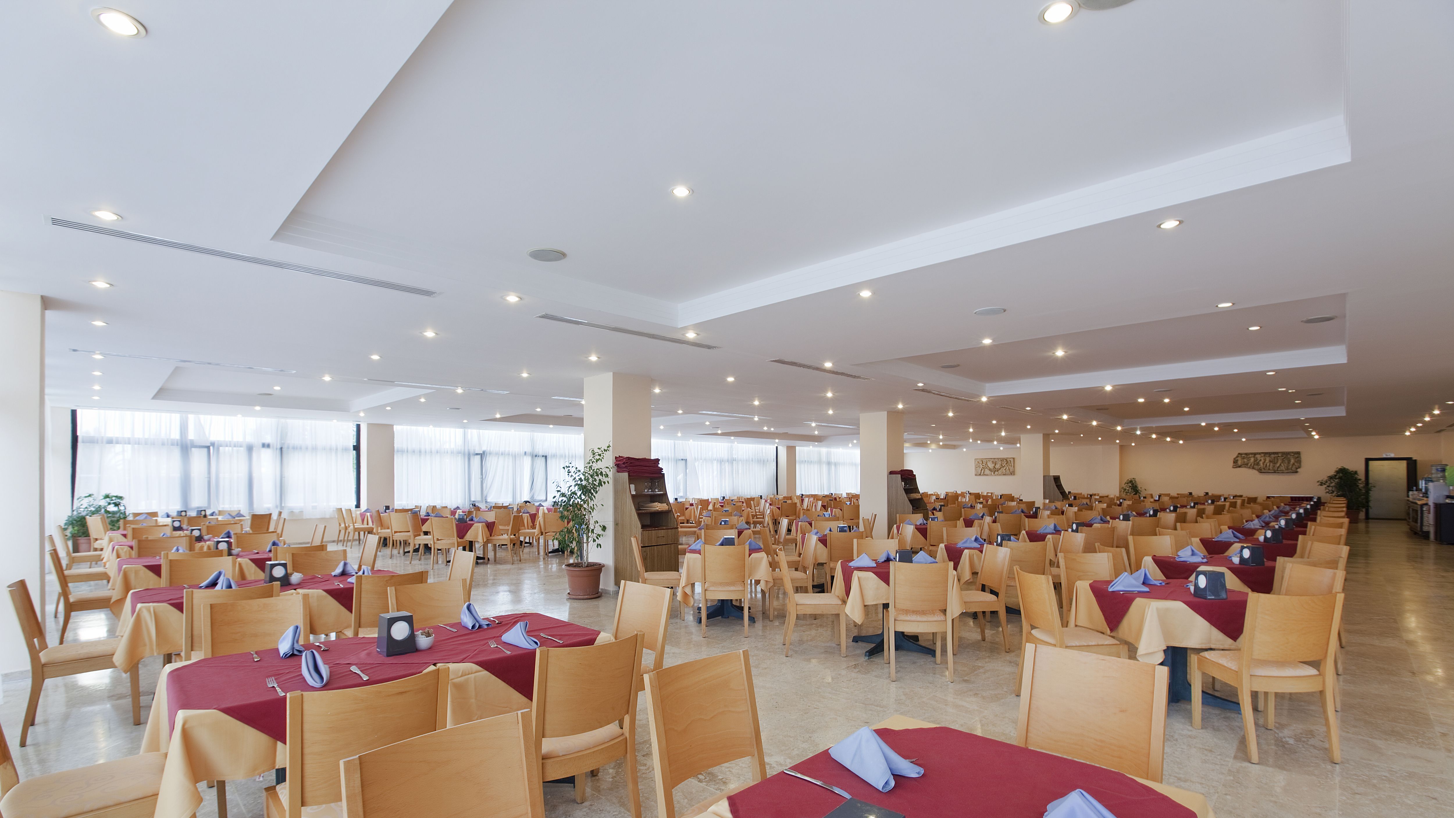 MAIN RESTAURANT