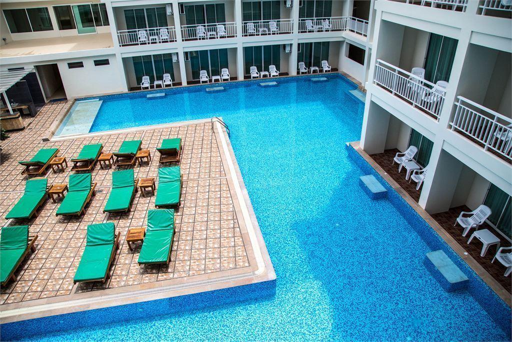 Piscina deschisă