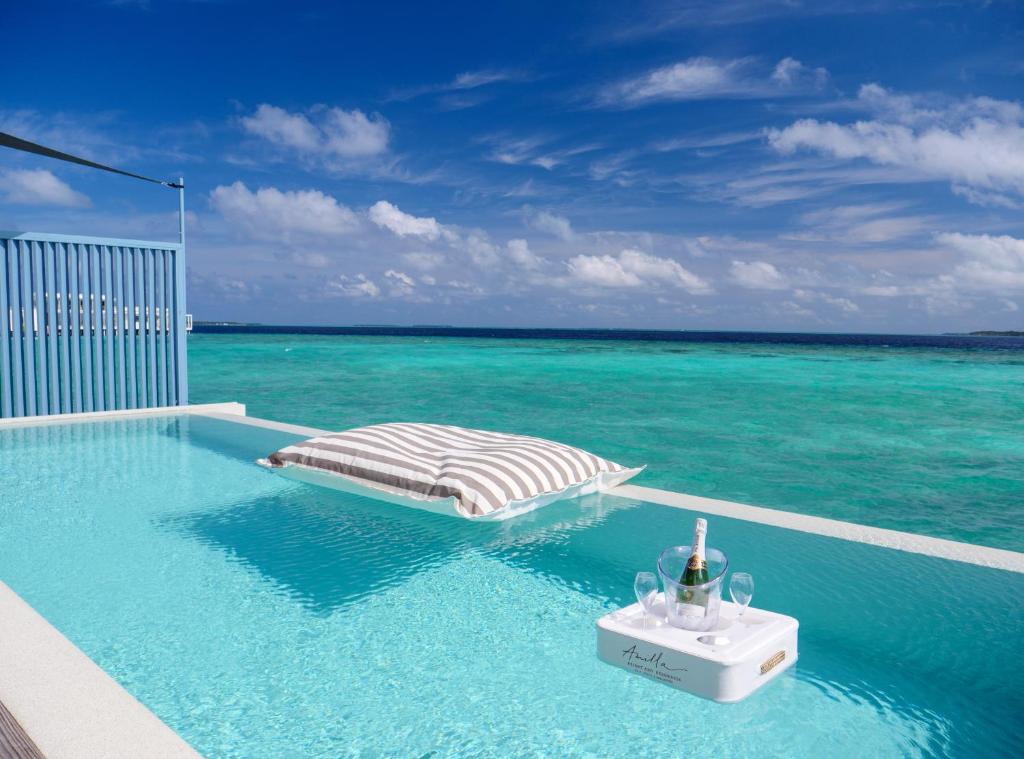 Sunset Water Pool Villa