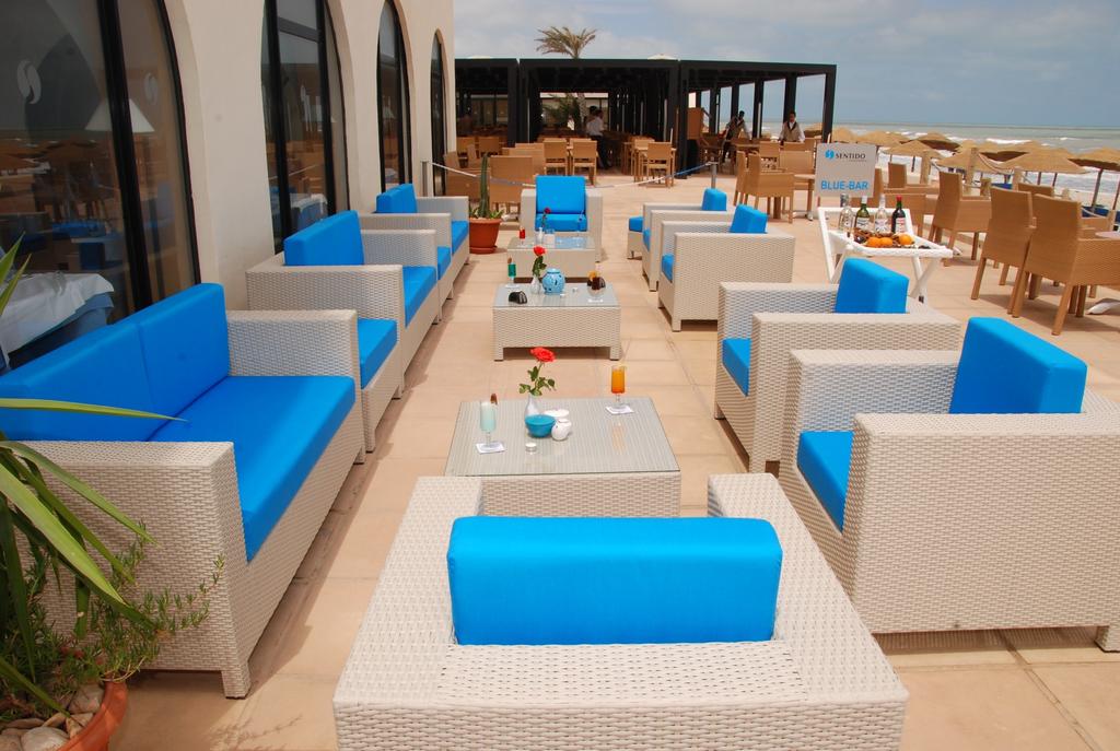 BEACH BAR