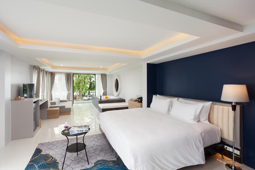 Oceanfront Suite