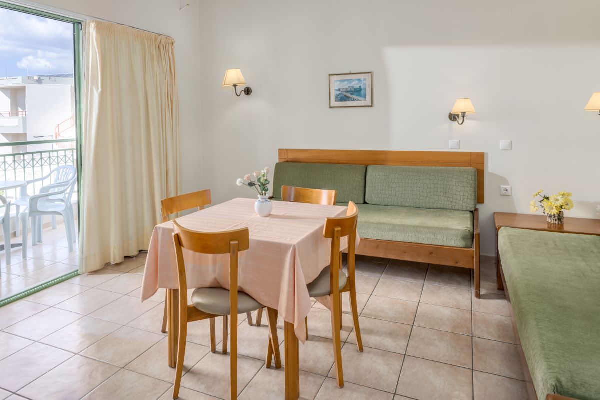  QUADRUPLE APARTMENT BALCONY  OR TERRACE