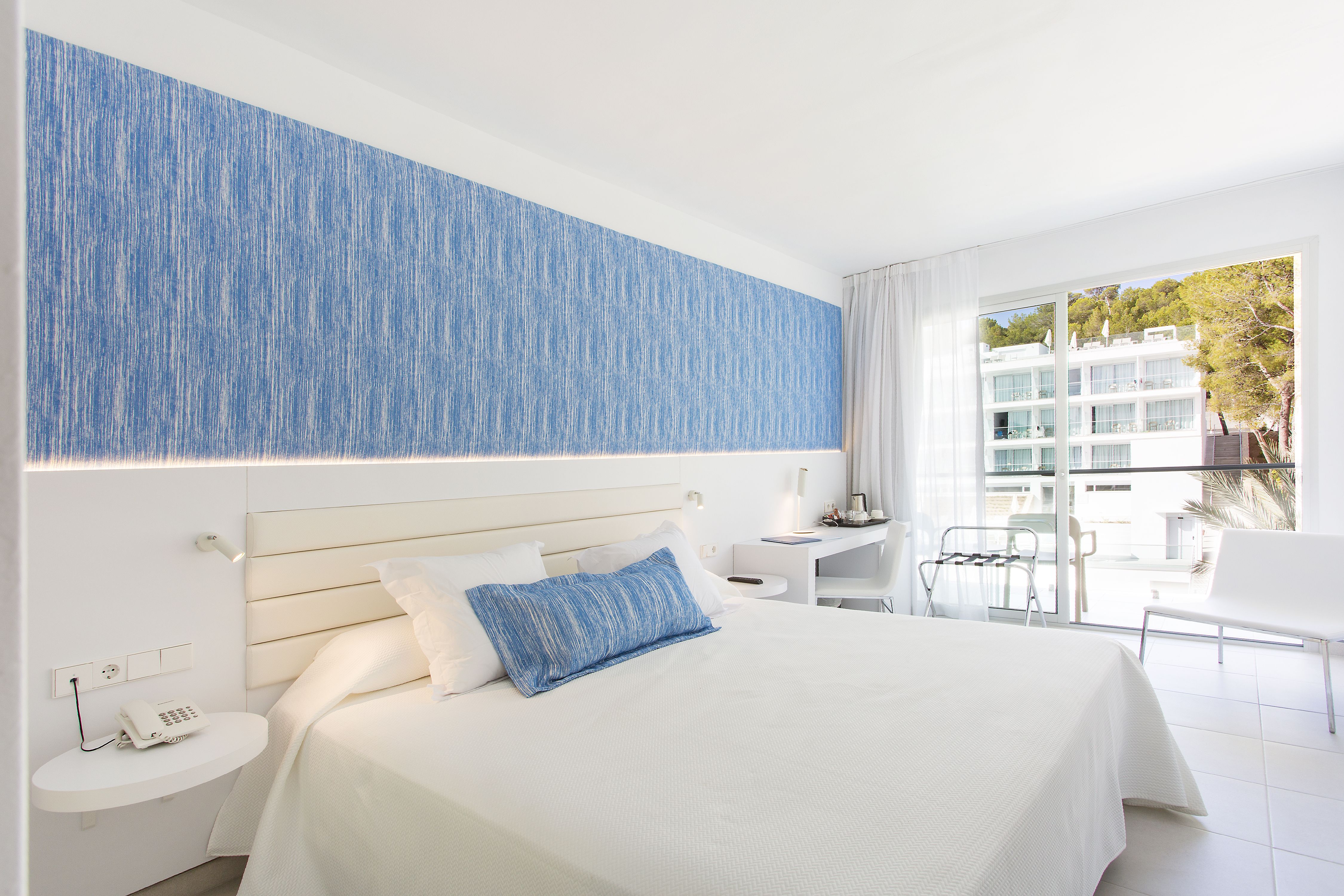 COMFORT POOL VIEW ROOM