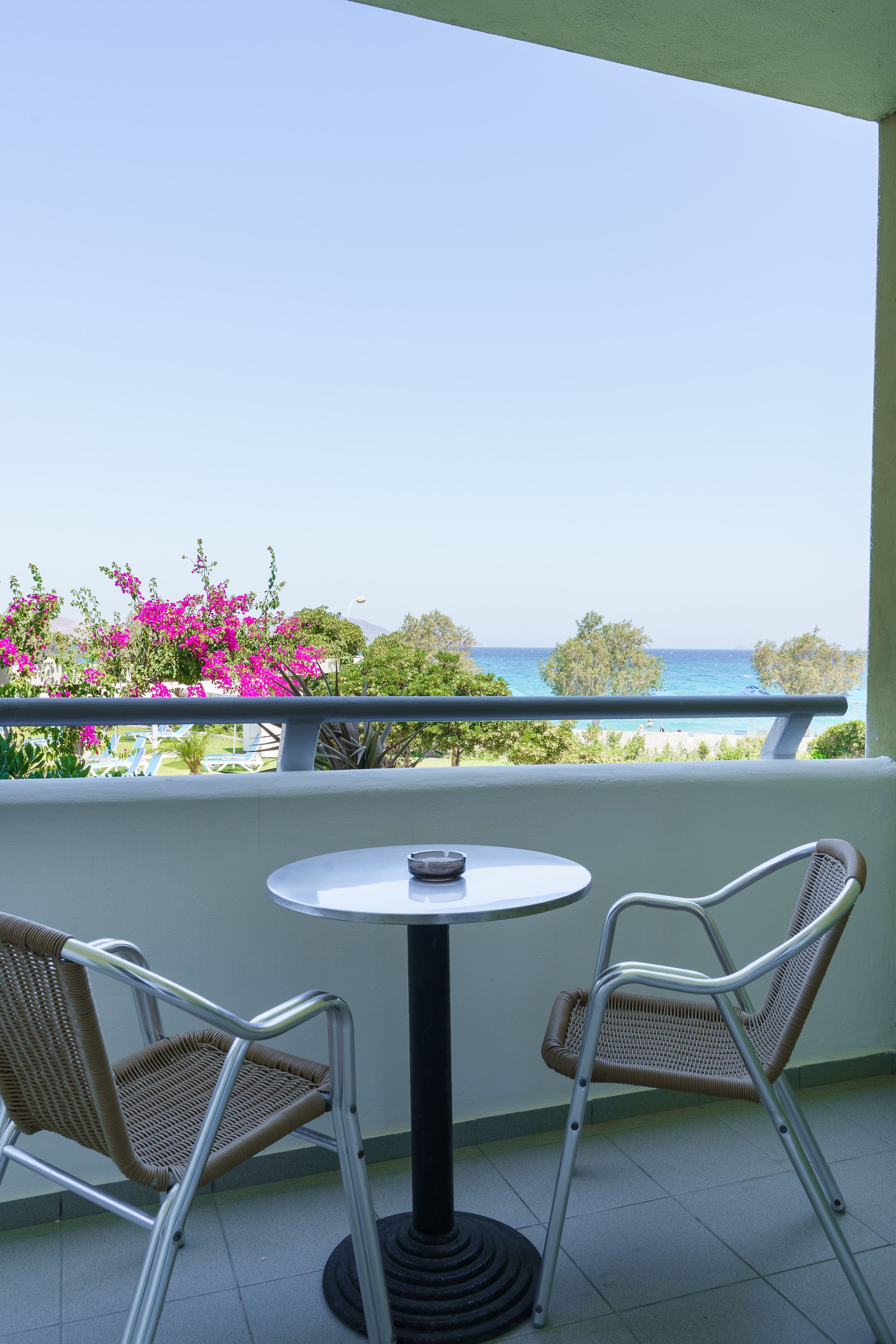 ONE BEDROOM SUITE SEA VIEW 