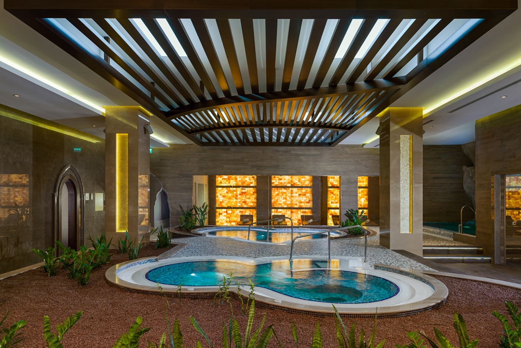 Piscină interioară