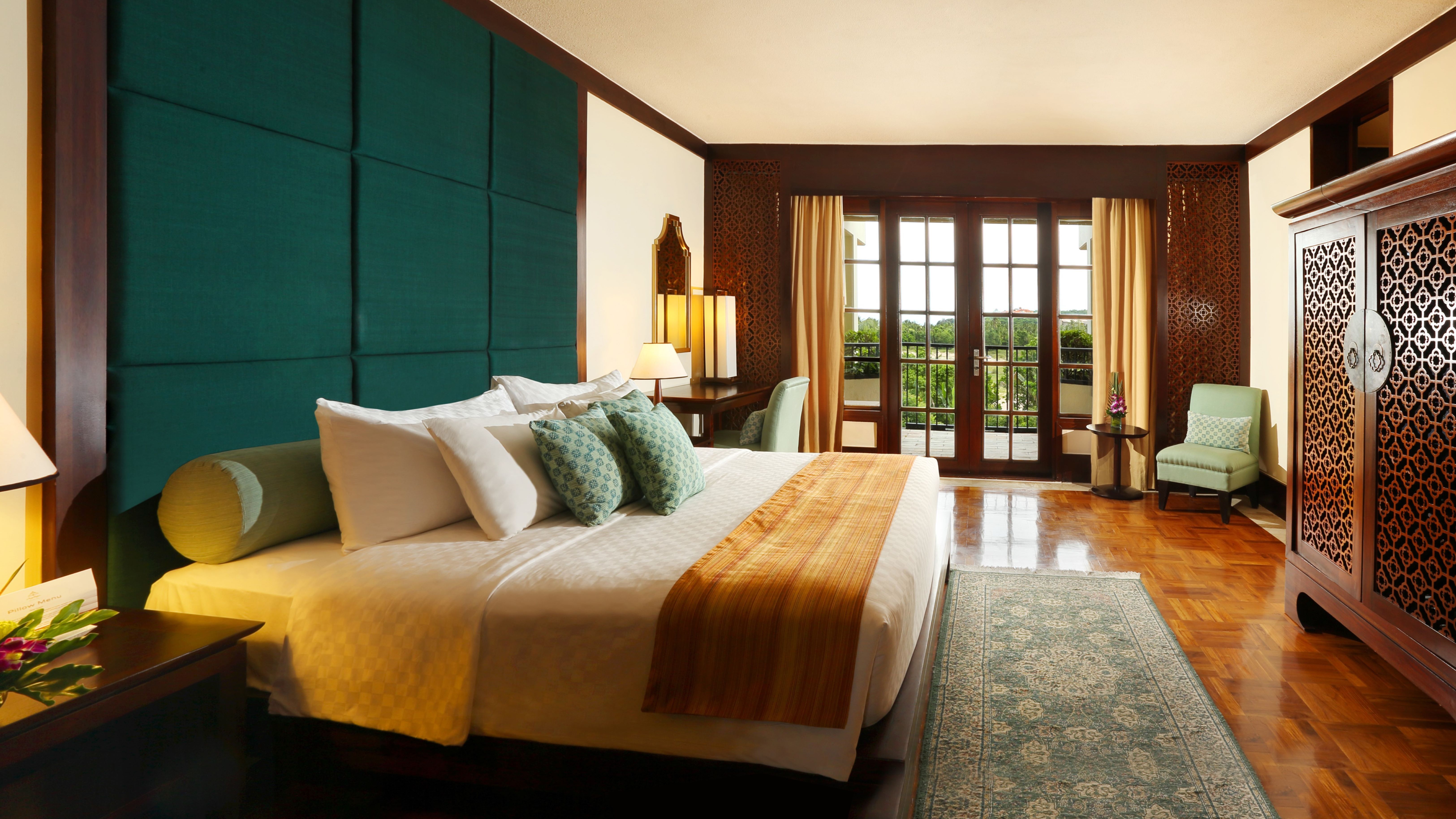 SUITES COLLECTION