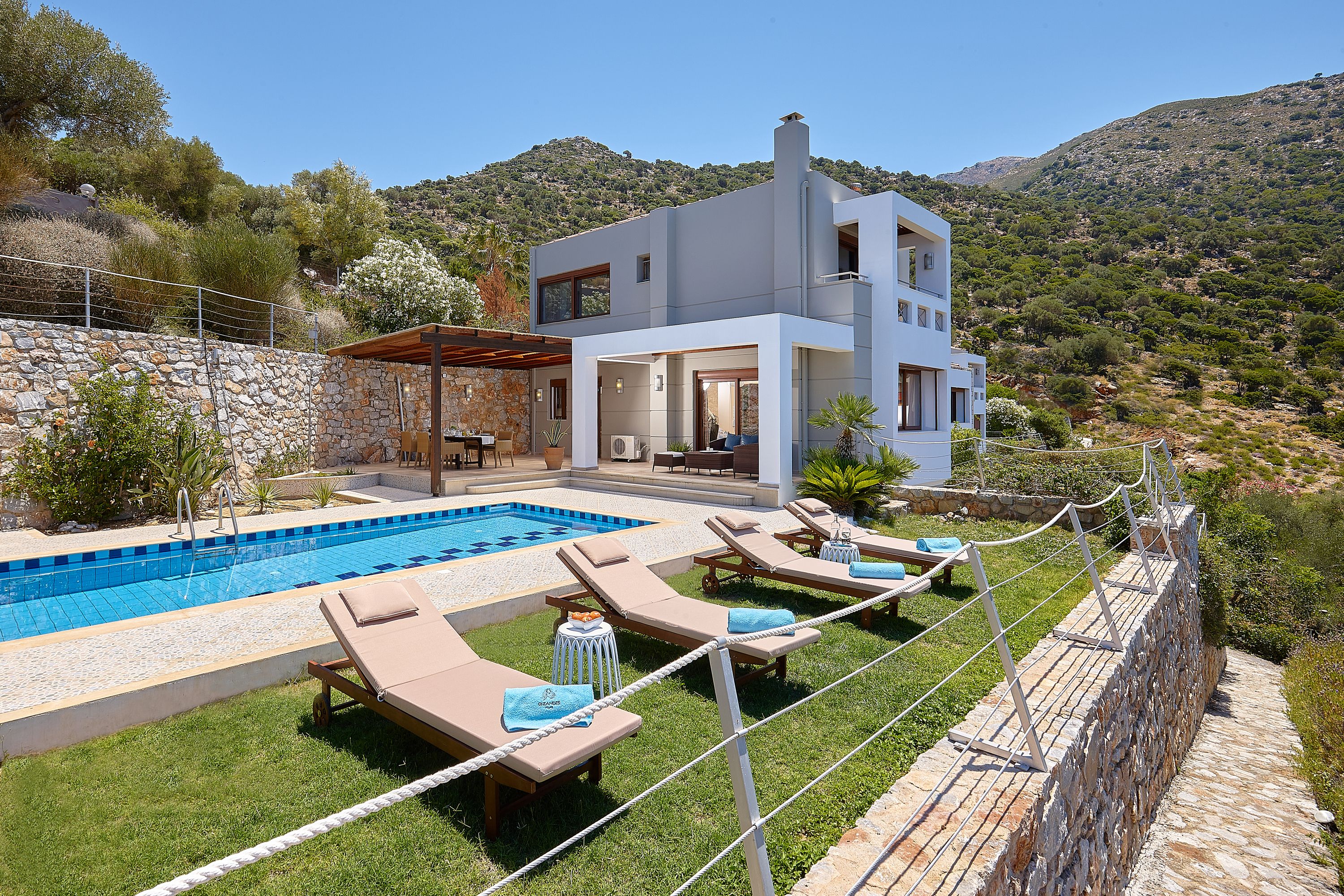 OKEANIDES LUXURY VILLAS