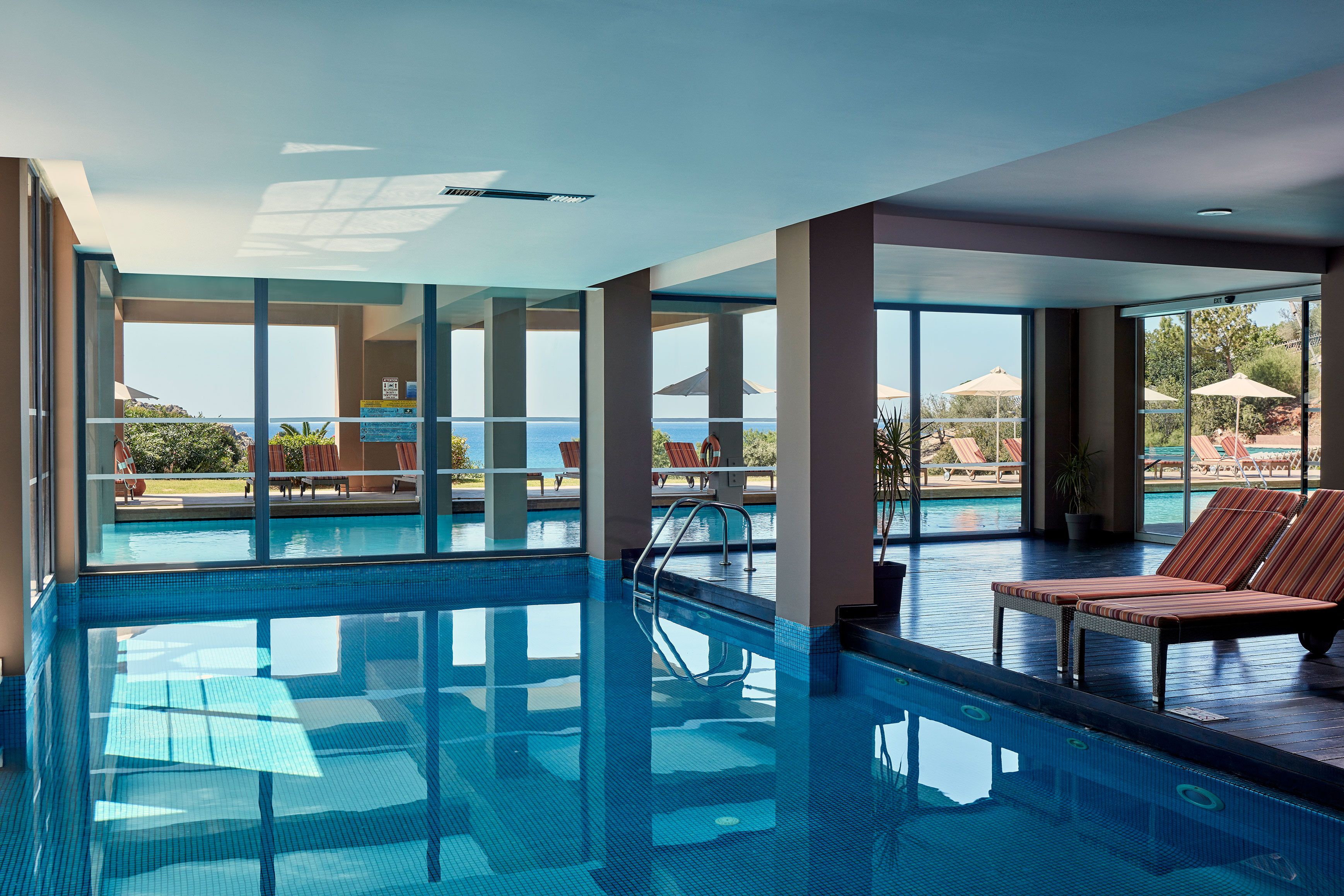 Piscină interioară