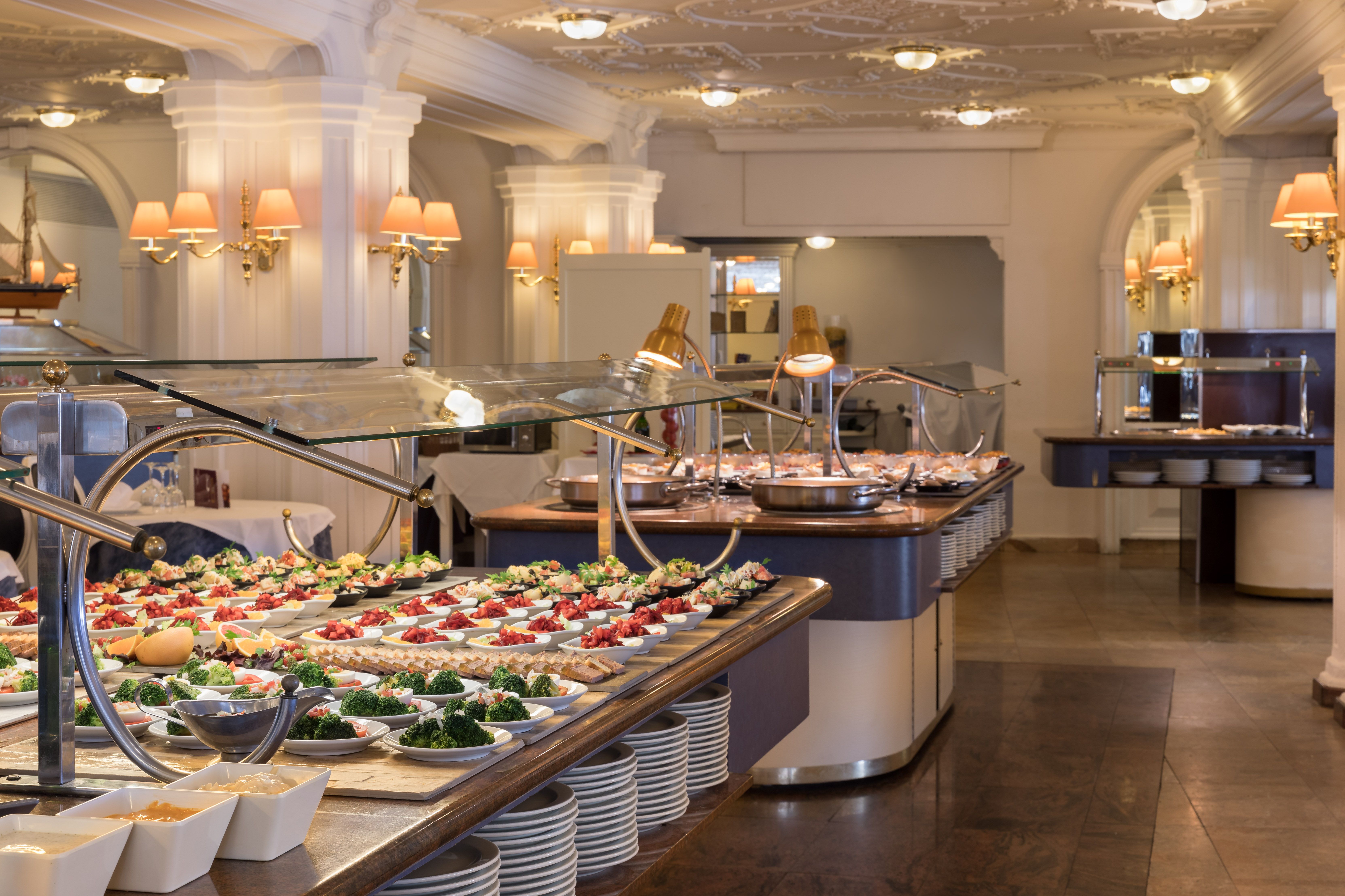 MAIN RESTAURANT 