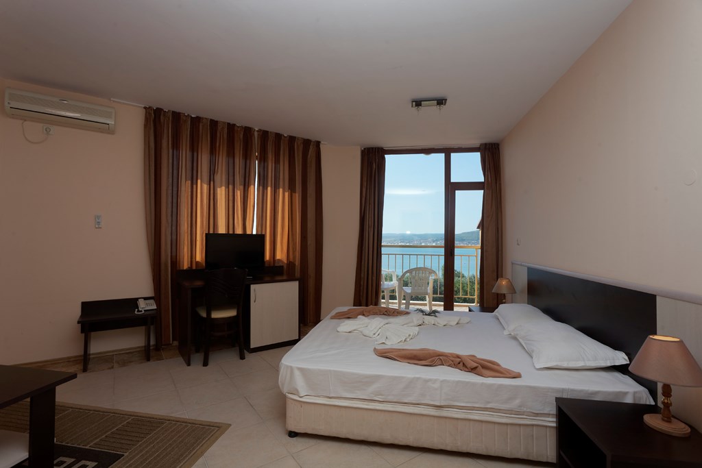 DOUBLE SEA VIEW