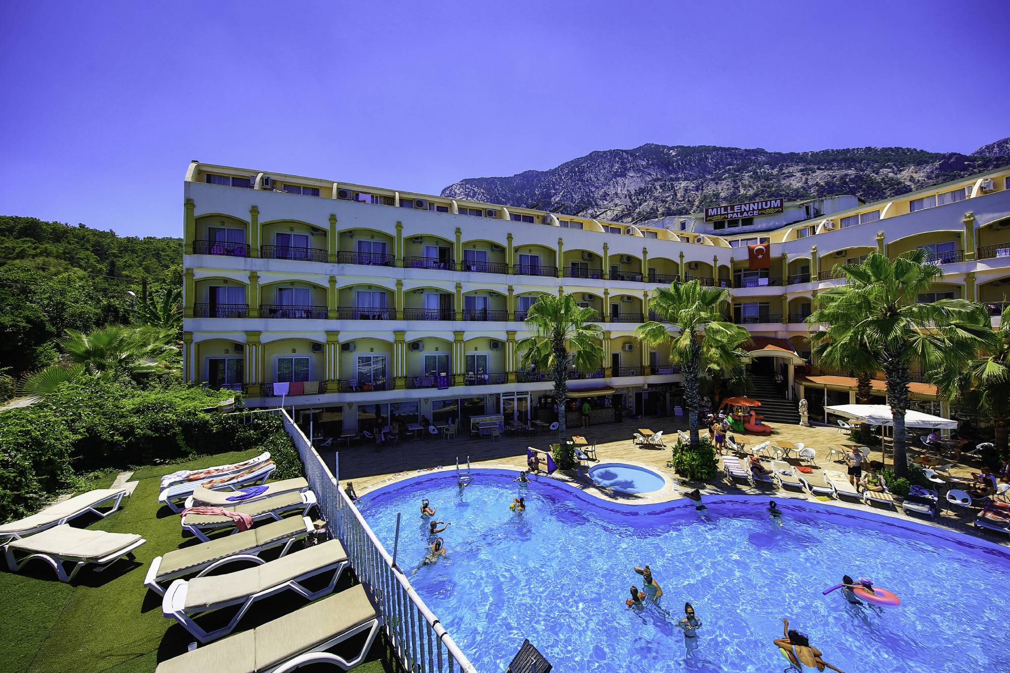 Piscina deschisă