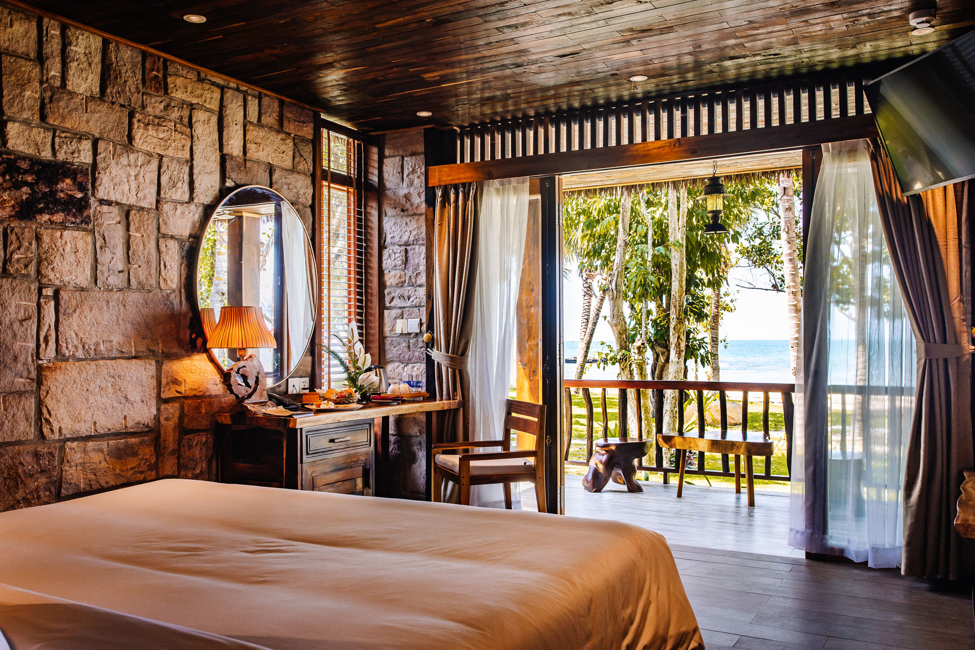 OCEAN BAY BEACH BUNGALOW