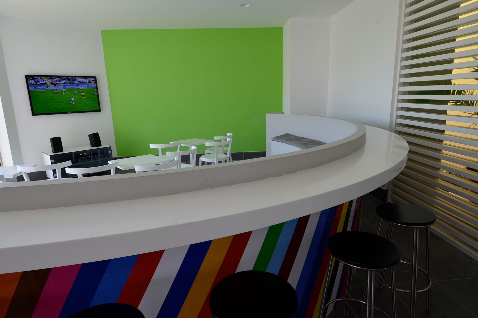 SPORTS BAR