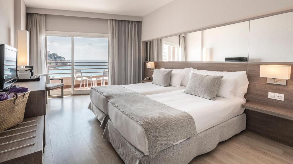 DOUBLE ROOM SEA VIEW BALCONY 