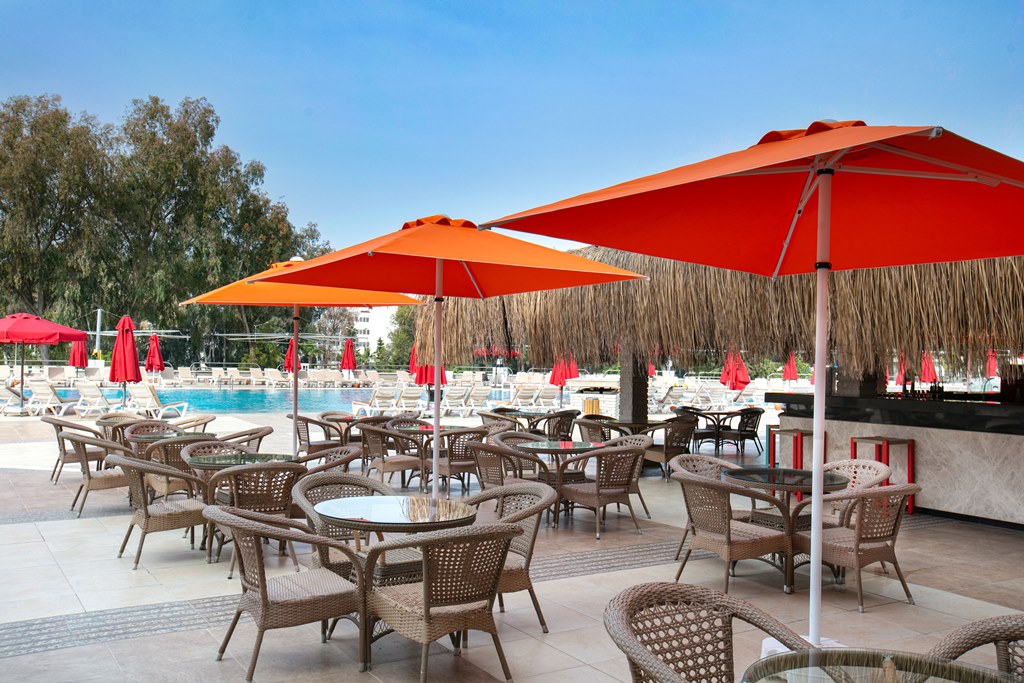 Pool Bar