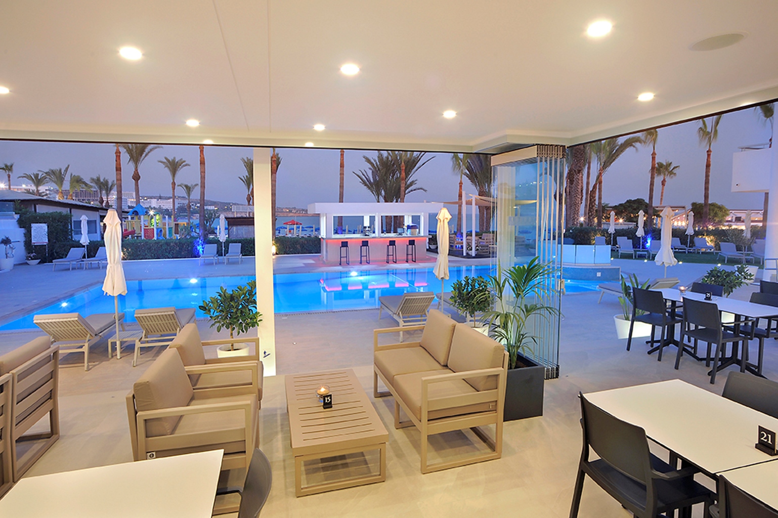 Okeanos bar