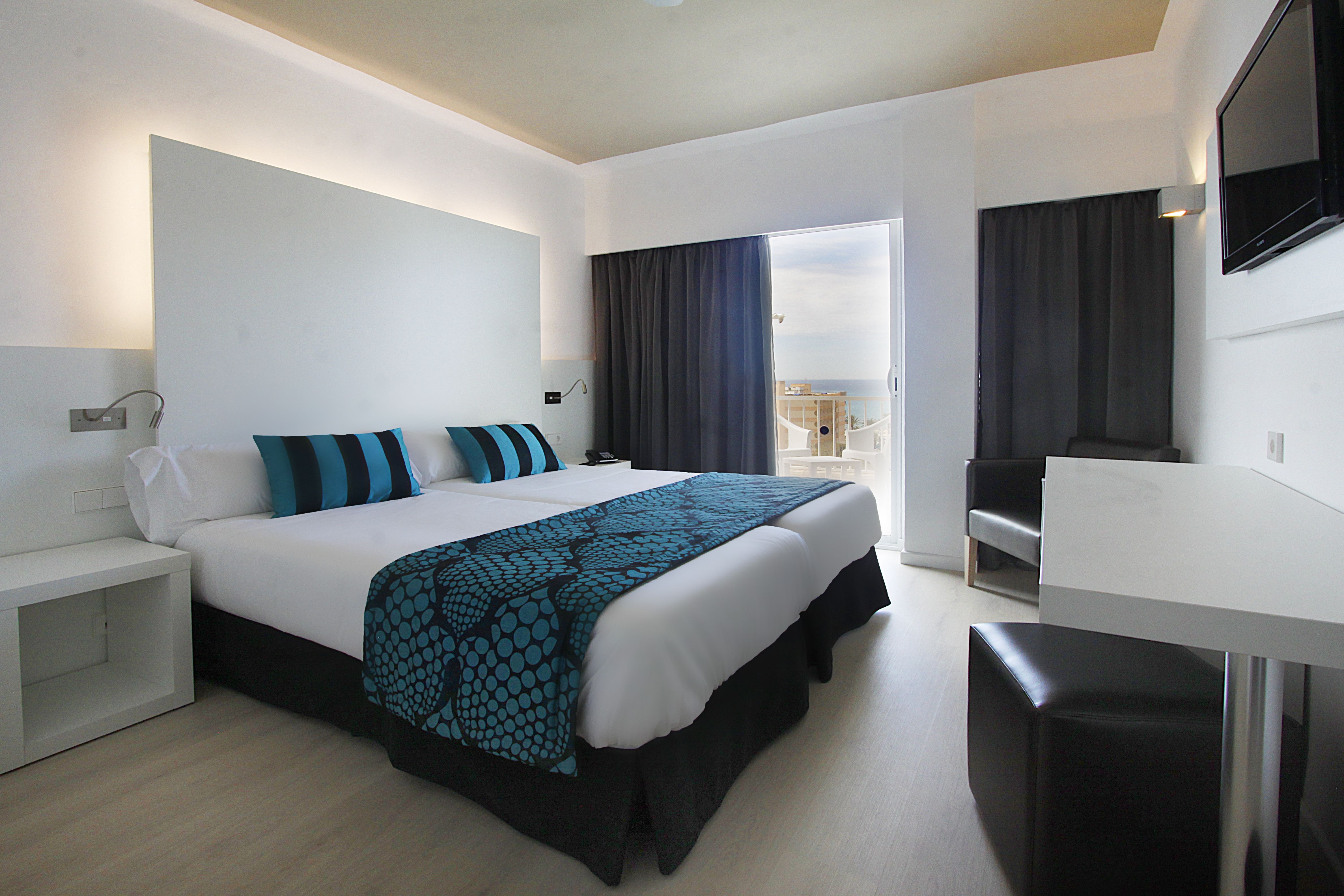 DOUBLE ROOM