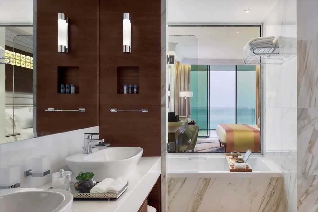 DELUXE JUNIOR SUITE (SEAVIEW, PRIVATE-POOLTERRACE)