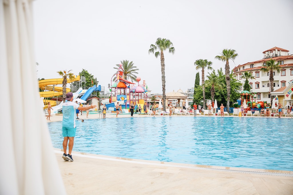 Piscina deschisă