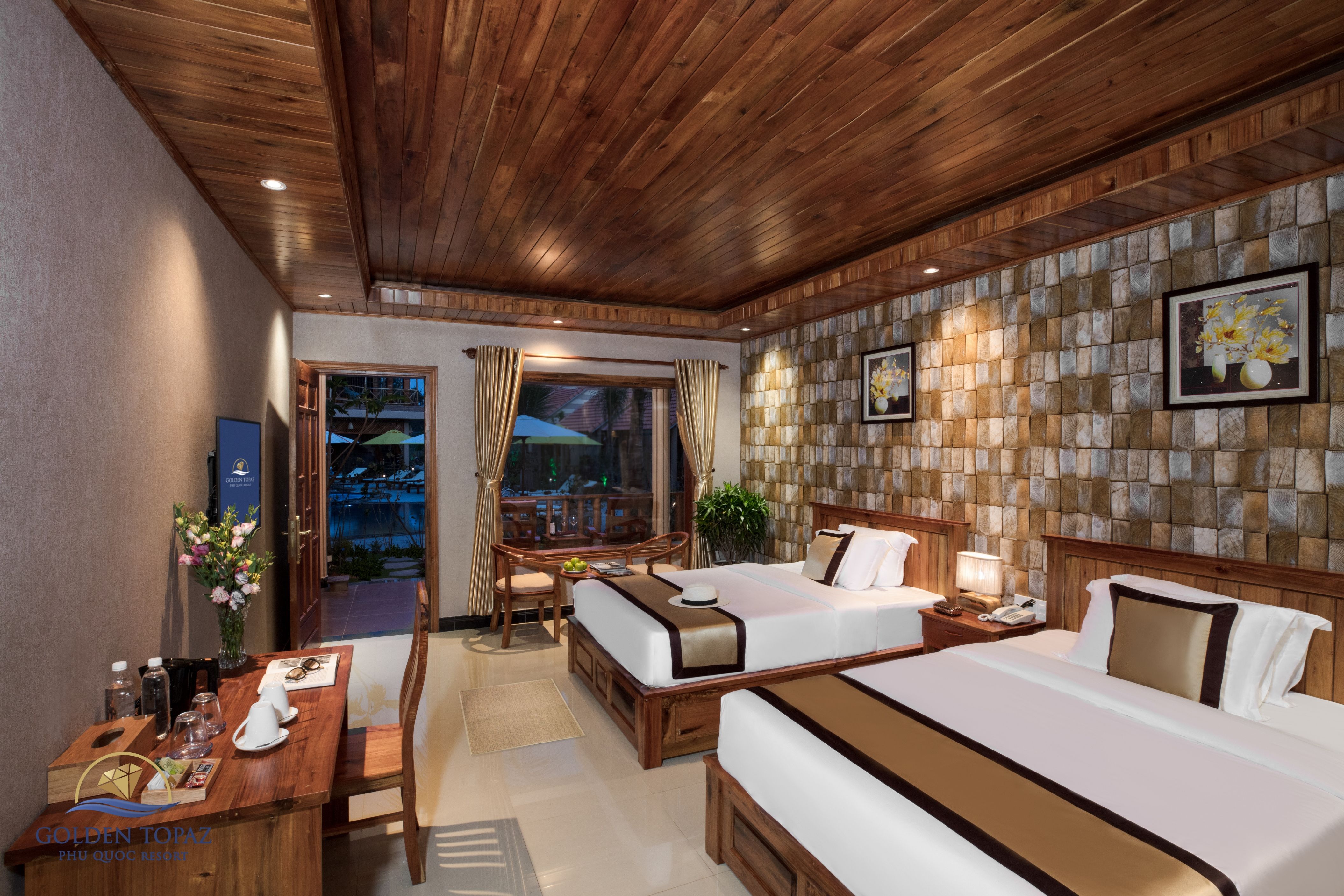 DELUXE POOL VIEW WITH BALCONY