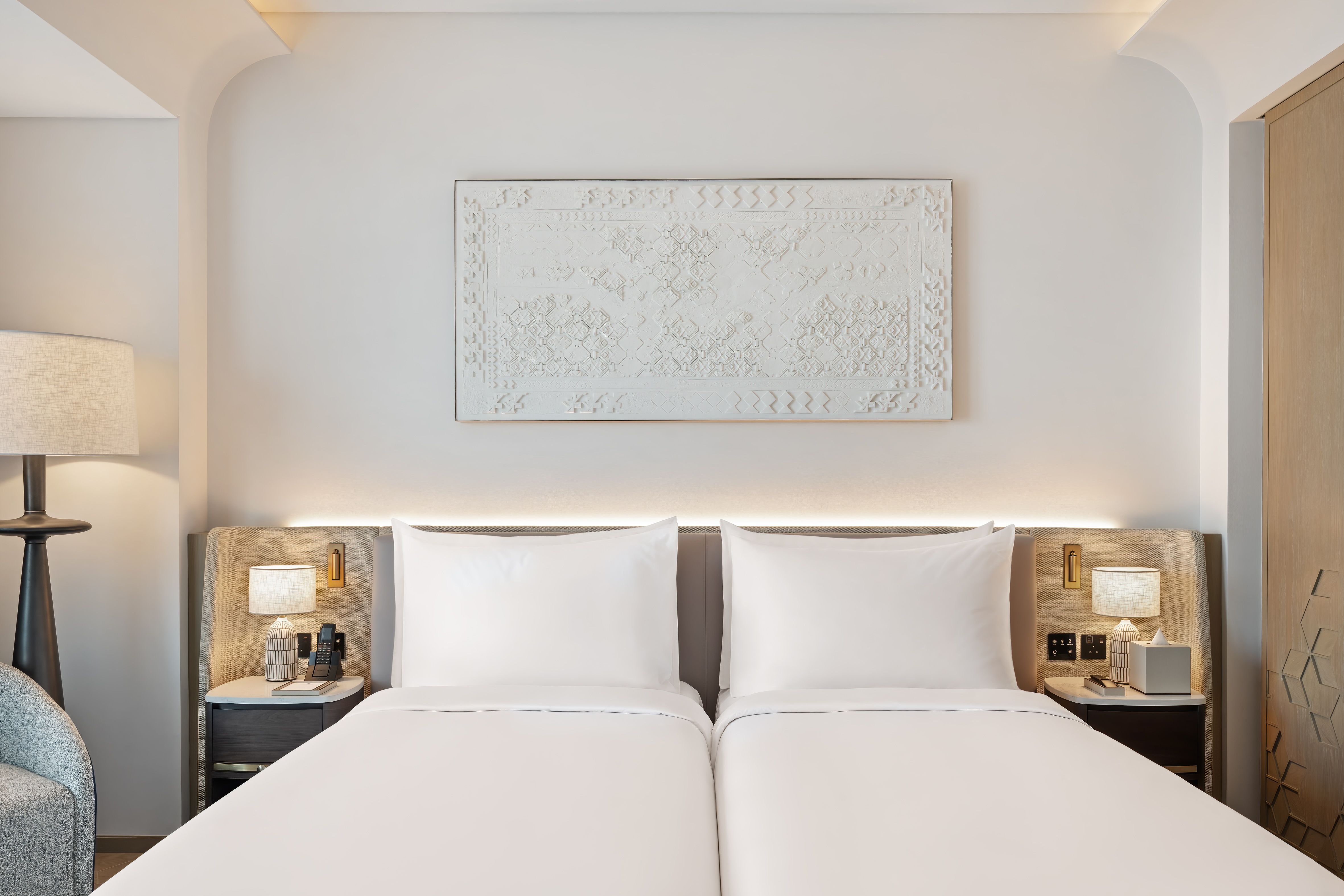 Deluxe Canal View Room Twin