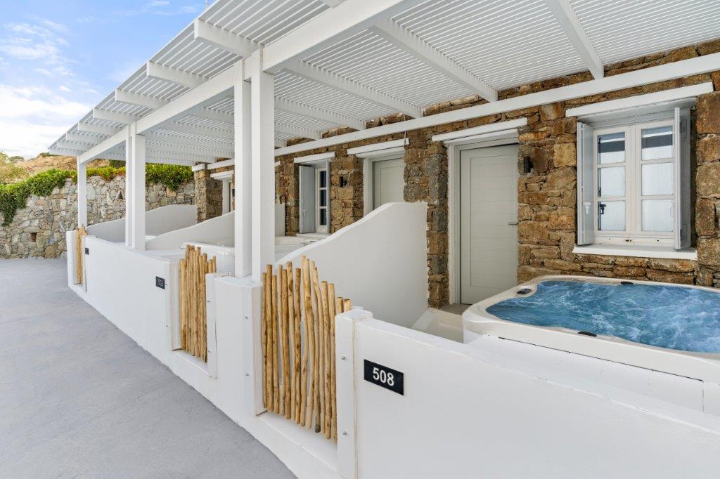 Comfort Double with Jetted Tub