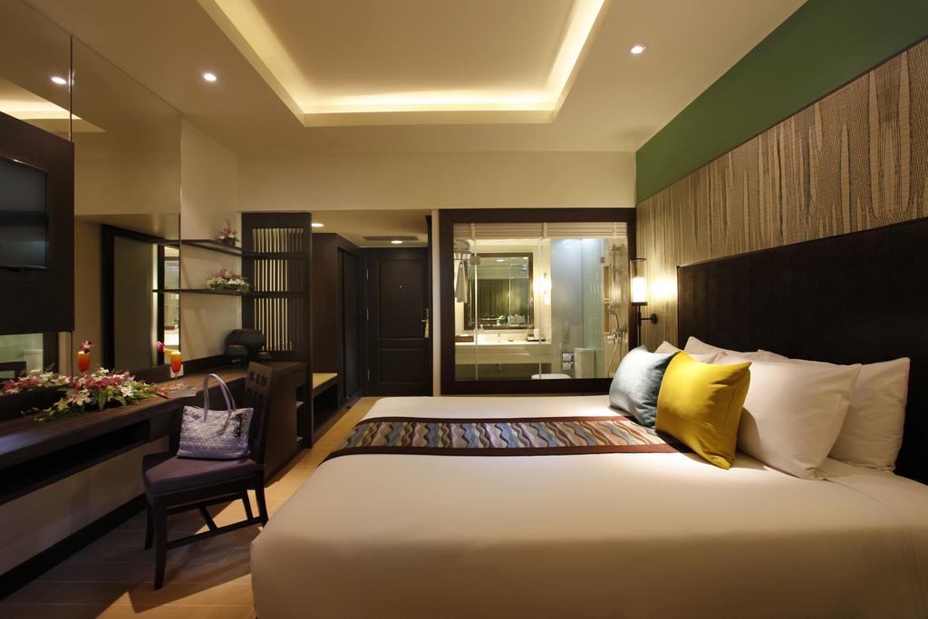 DELUXE ROOM