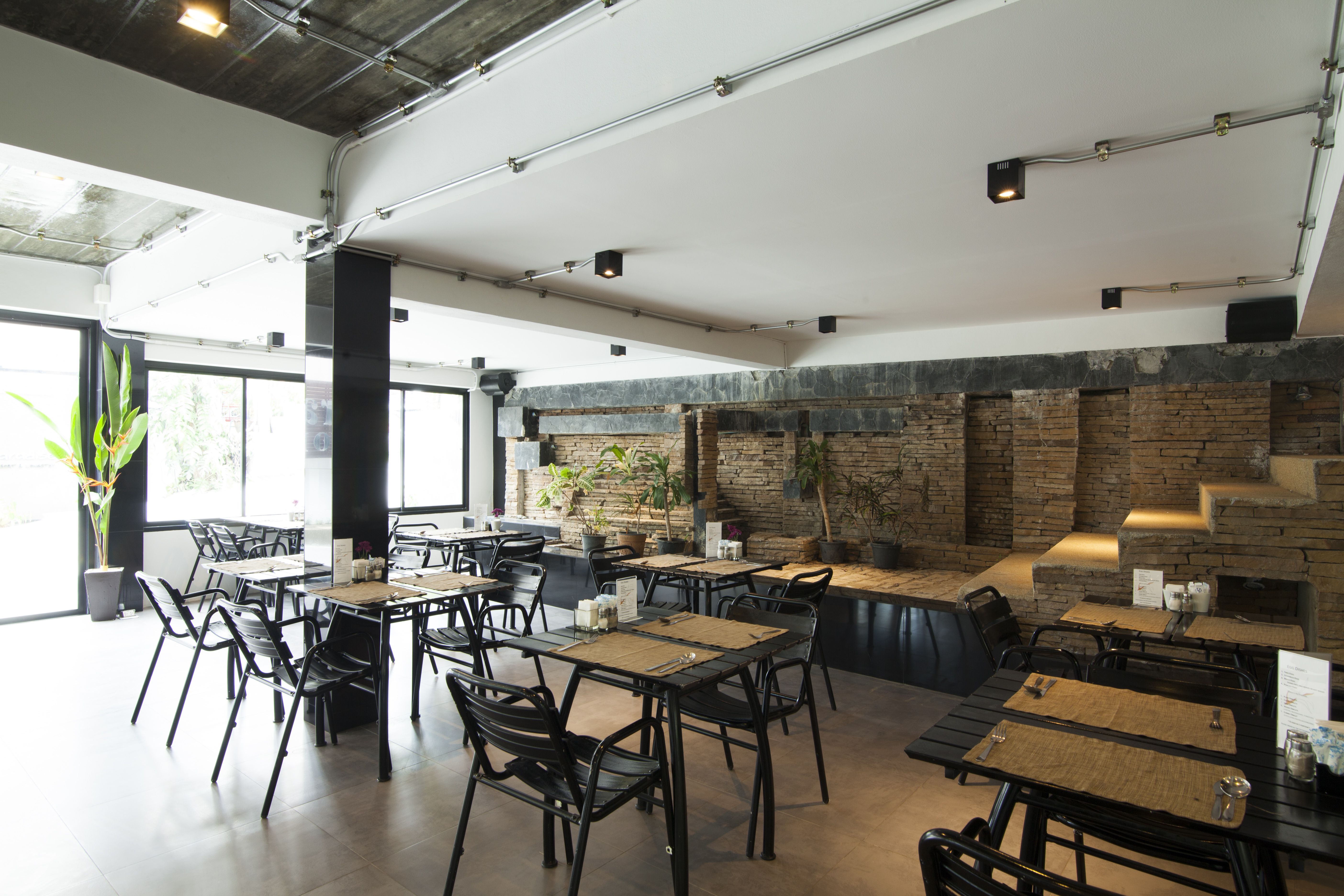 Bird Of Paradise Restaurant