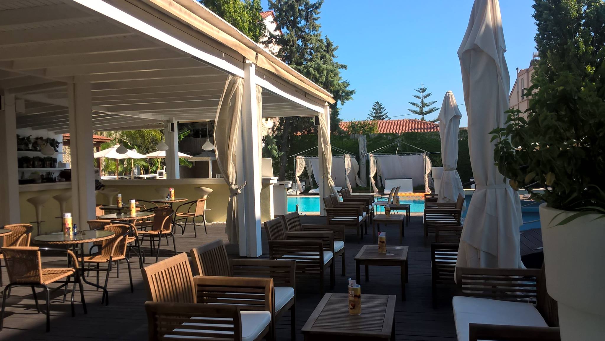 pool bar