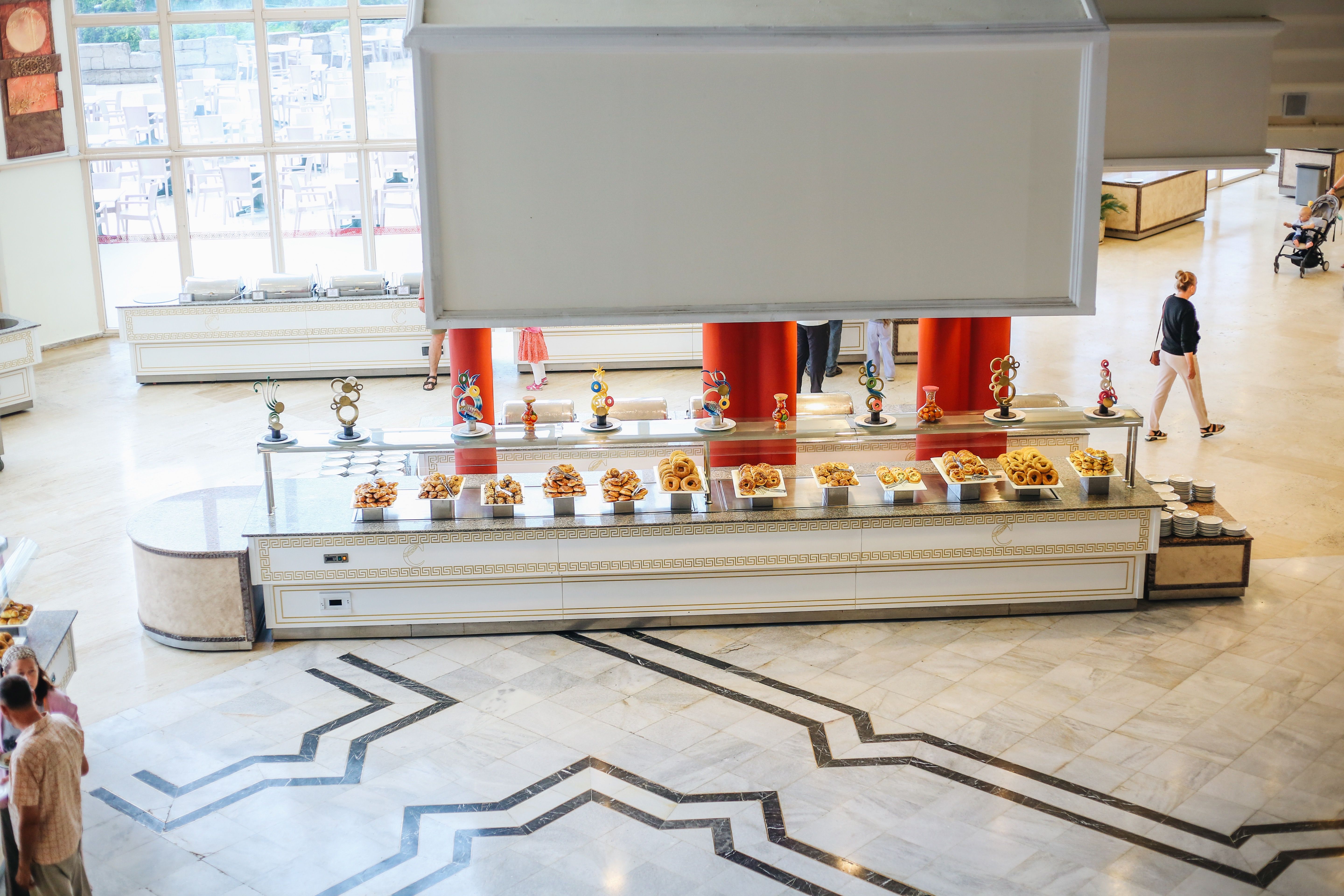 MAIN RESTAURANT