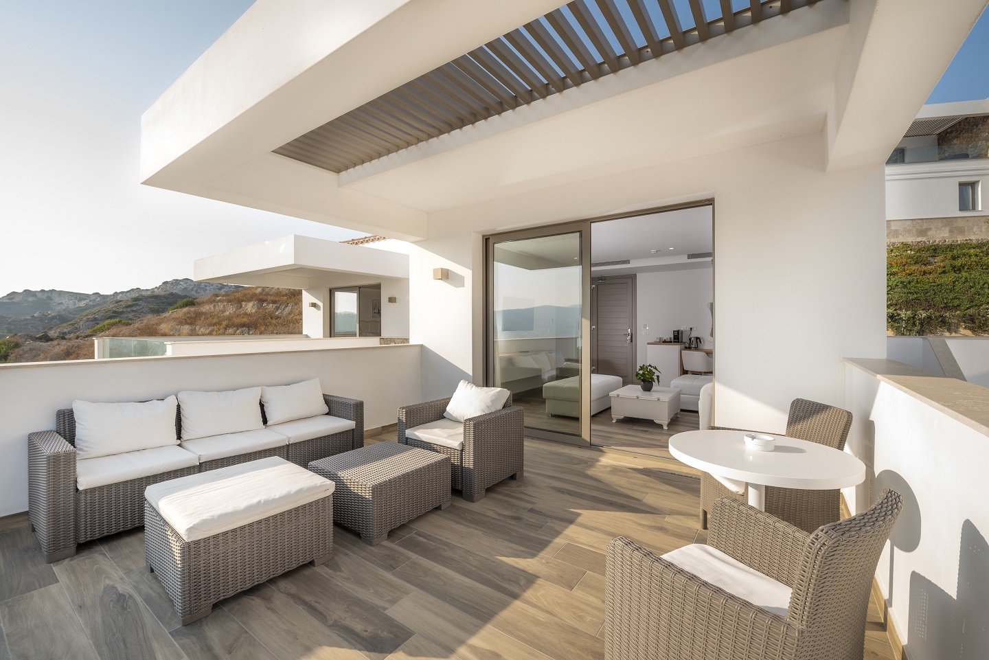 Superior Suite Sea View Private Outdoor Jacuzzi